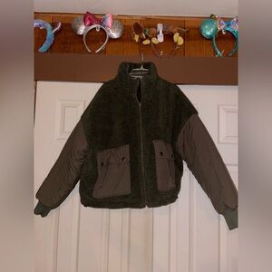 REVERSIBLE AMERICAN EAGLE GREEN/PLAID PUFFER COAT